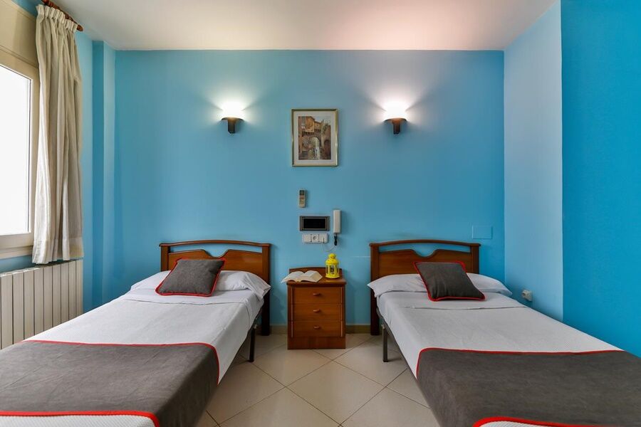 Oyo Hotel Can Peixan Alcarraz Eksteriør bilde